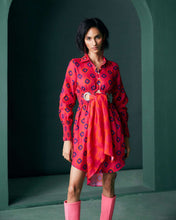 Load image into Gallery viewer, RUCHED SHIRT DRESS IN MOMO PRINT
