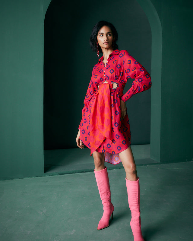 RUCHED SHIRT DRESS IN MOMO PRINT