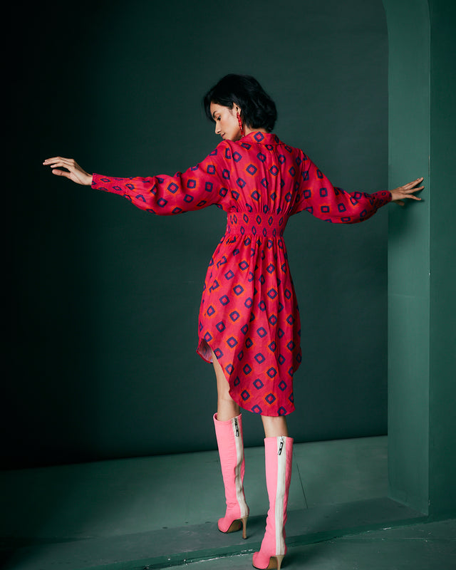 RUCHED SHIRT DRESS IN MOMO PRINT